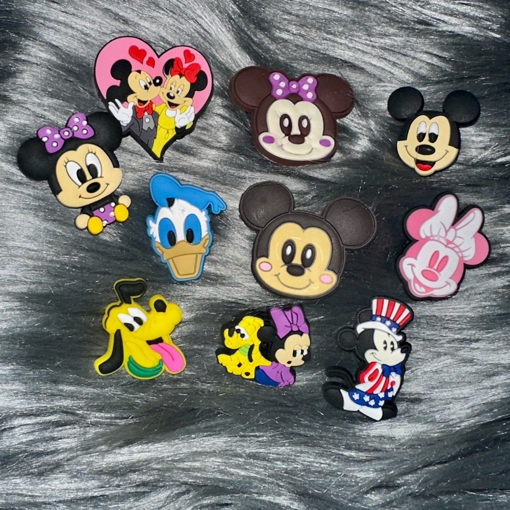 Set of ten Mickey Mouse Disney croc charms *NEW**